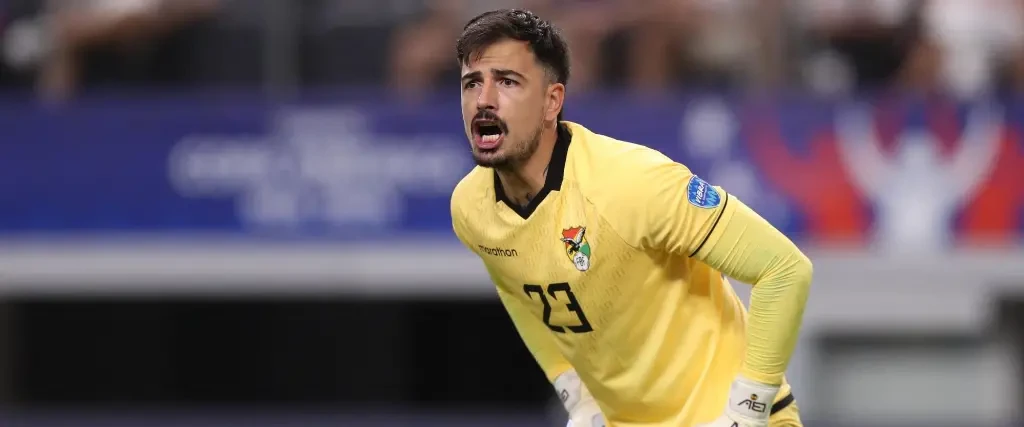 Viscarra rompe en llanto tras eliminación de Bolivia
