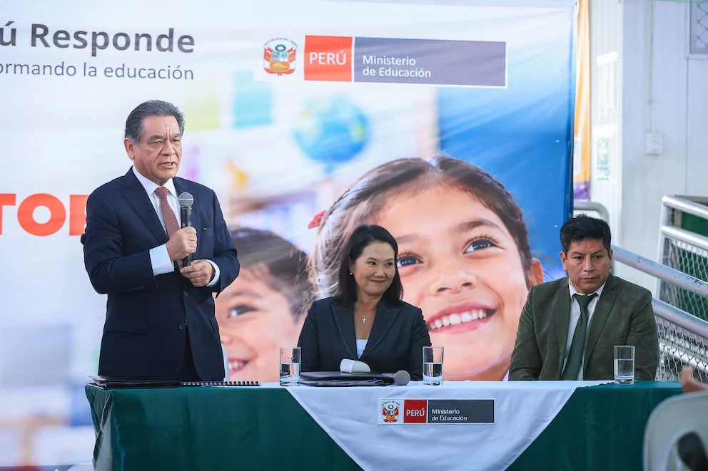 Minedu anuncia reestructuración de la currícula escolar y retiro de contenidos ideológicos