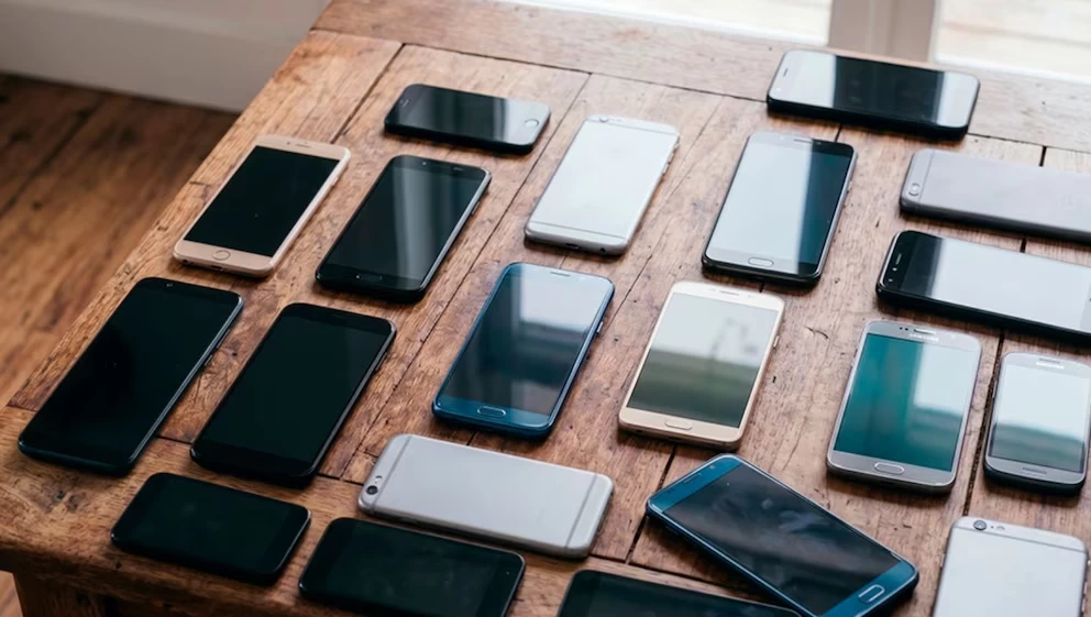 Alerta de bloqueo relámpago de 360.000 celulares por OSIPTEL en julio: requisito clave para no quedarse incomunicado al viajar por el Perú